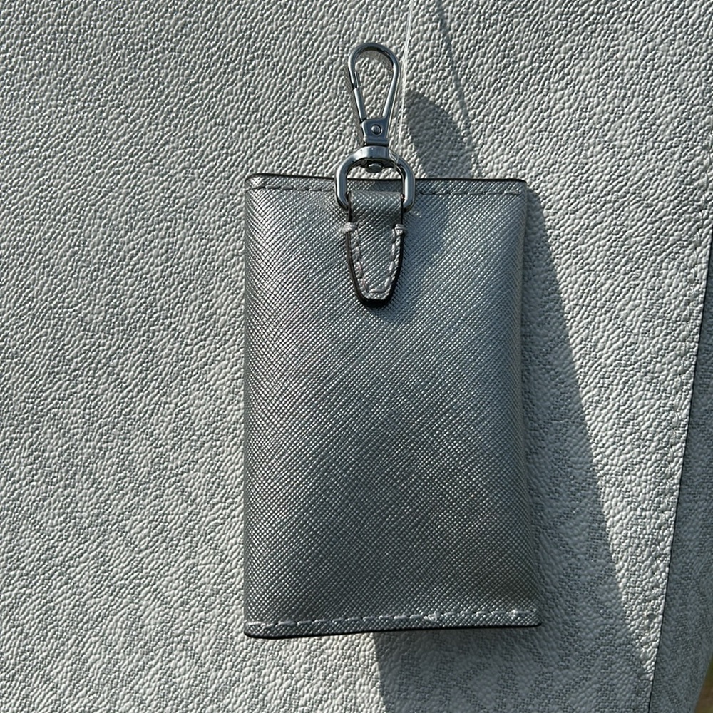 NWT $498 Michael Kors LARGE tote bag - White, silver - Picture 8 of 11